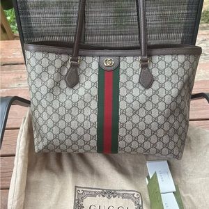 nwt…Gucci ophidia medium tote Brand new!